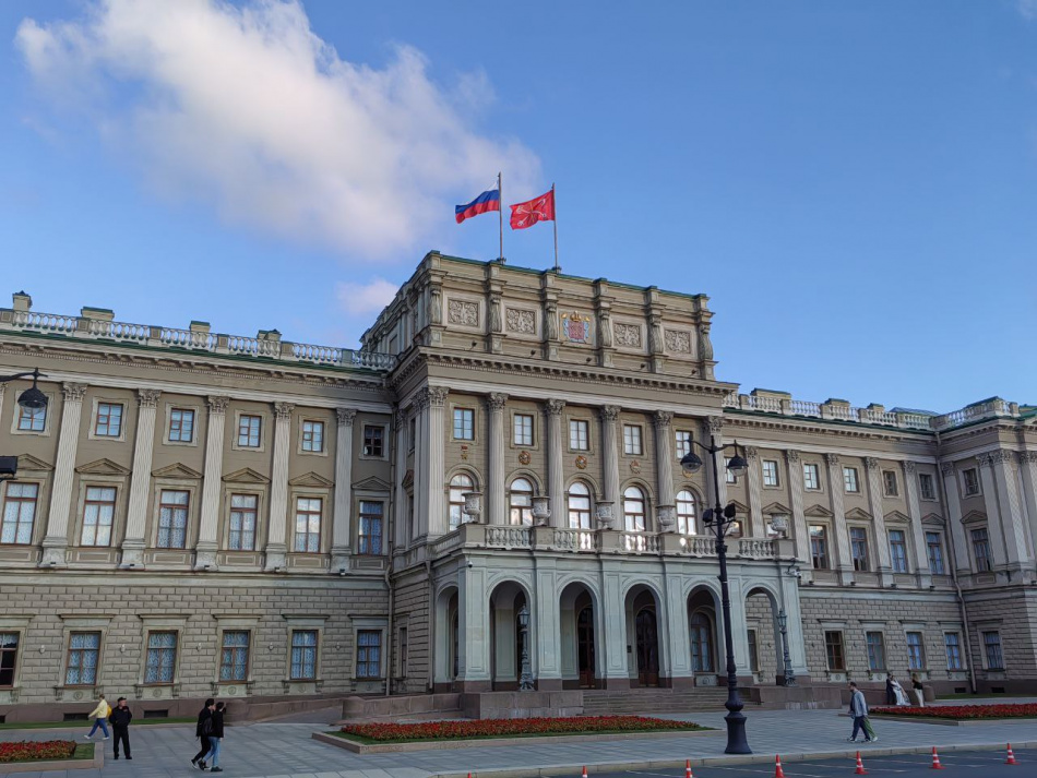 Закон о туристическом налоге приняли в ЗакСе Петербурга